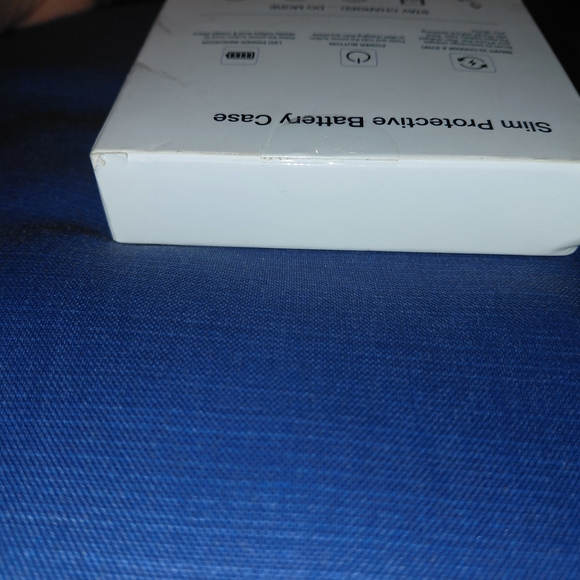 High-Capacity Battery Case for iPhone 12 Pro Max - Black - Picture 3 of 6